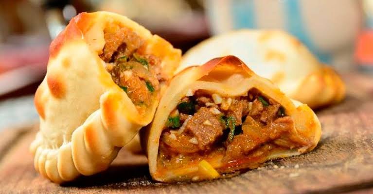 Best Empanada de Carne Cortada a Cuchillo Near Me